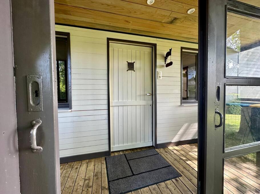 Le Chalet Du Lac Robertville Exterior photo